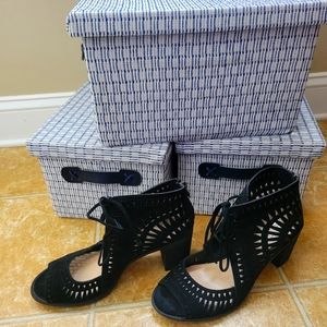 Vince Camuto 10 Black